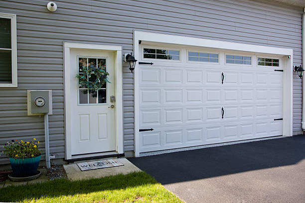 24/7 Emergency Garage Door Panel Replacement experts in Clay County County, NC